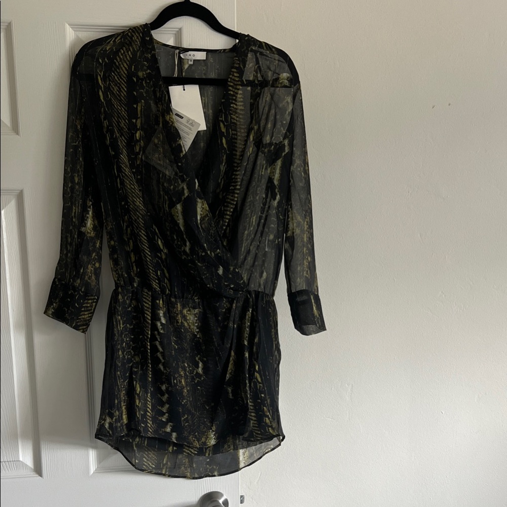 Elegant Black and Gold Women's Top